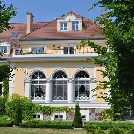 Palac Bugaj Hotell Raszkow (Greater Poland)
