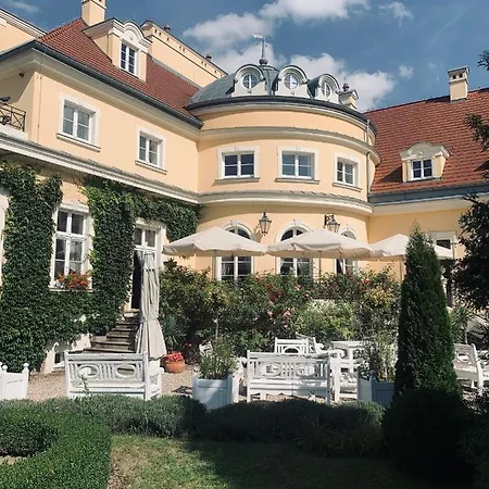 Palac Bugaj Raszkow (Greater Poland)